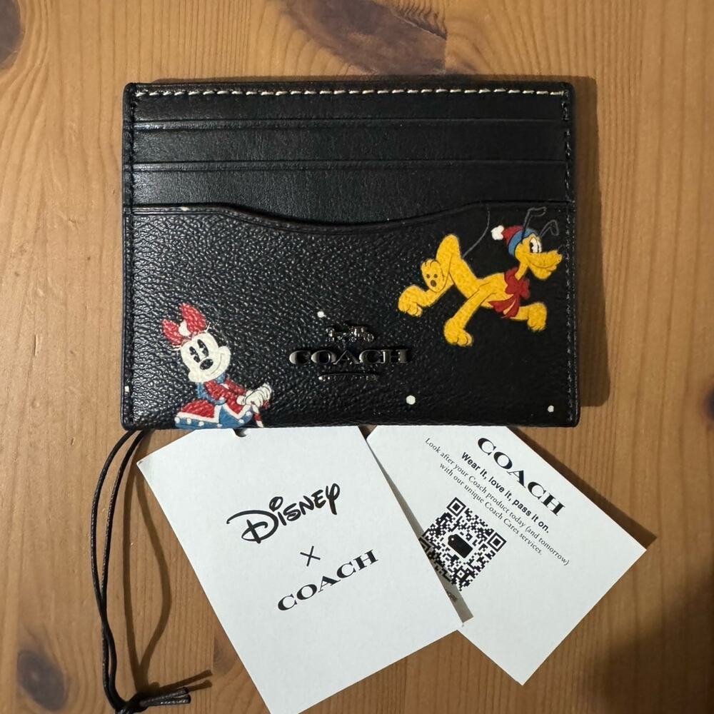 🐭❤️Disney X Coach Slim Id Card Case With Holiday Print